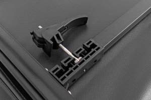 Ford F-150 Tri-Fold Bed Cover - Rough Country - Soft - '09-'14